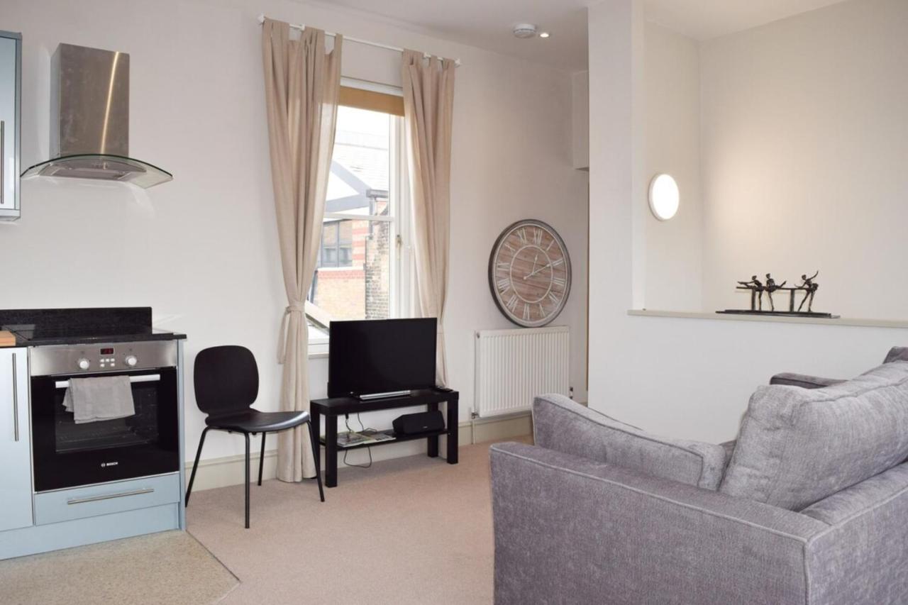 Stylish Light-Filled 1 Bedroom Flat In Hammersmith Λονδίνο Εξωτερικό φωτογραφία